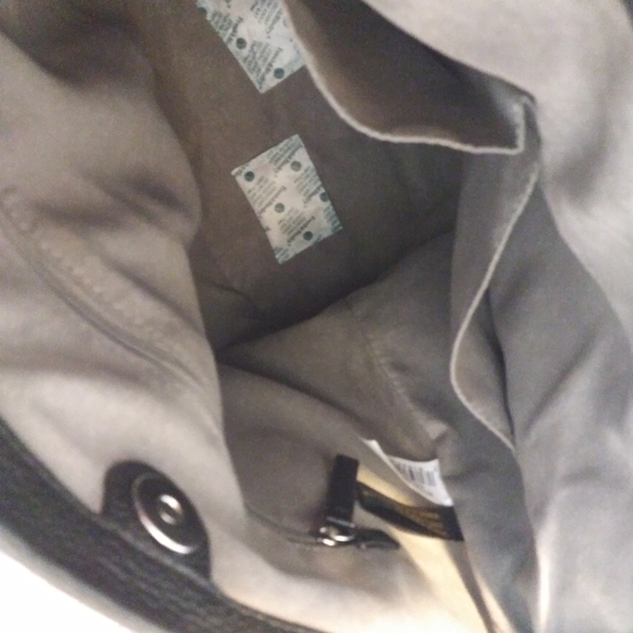 NWT VINCE CAMUTO LEATHER LIYA HOBO SHOULDER BAG - Picture 10 of 15